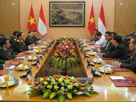 越南和印度尼西亚继续加强国防合作 - ảnh 1