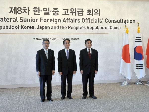 中日韩开始第四轮自贸协定谈判 - ảnh 1