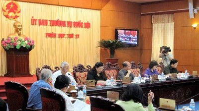 越南国会常务委员会向越南人民军军官法修正草案提供意见 - ảnh 1