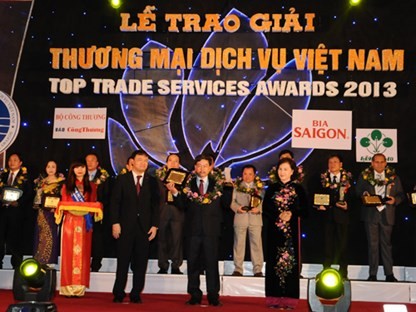 表彰“2013年越南贸易服务”奖获奖企业和企业家 - ảnh 1
