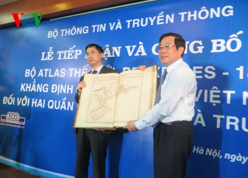 1827年《世界地图集》证明越南主权 - ảnh 1