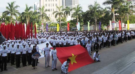 顺化市举行“2014年越南奥林匹克日”      2000多运动员参赛 - ảnh 1