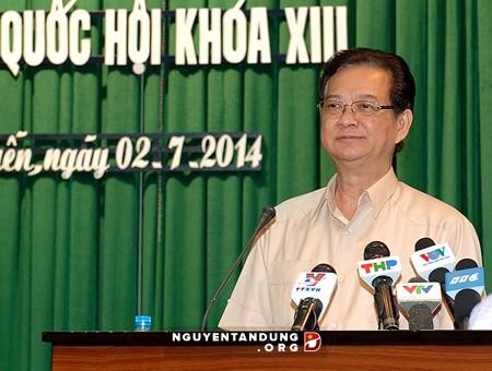 阮晋勇总理：越南坚决不接受不屈服于威胁、压迫和依赖他人 - ảnh 1