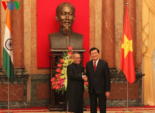 印度总统穆克吉圆满结束对越南的国事访问 - ảnh 1