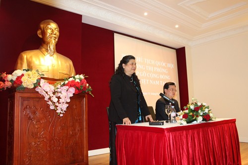 越南国会副主席丛氏放对旅法越南人为国家作出的贡献予以肯定 - ảnh 1
