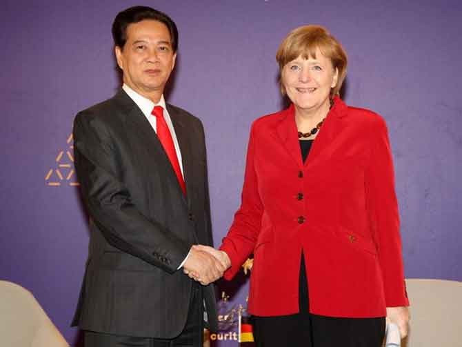 阮晋勇总理结束对比利时和欧盟的访问 开始正式访问德国 - ảnh 1