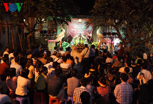 近250个“朝文歌”团组参加河内圣母祭祀信仰文化节 - ảnh 2
