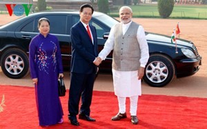 阮晋勇总理圆满结束对印度的访问 - ảnh 1