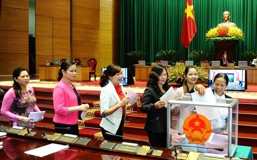 越南13届国会8次会议带来的积极影响 - ảnh 1