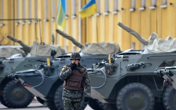 乌克兰2015年国防预算可能大幅增加 - ảnh 1