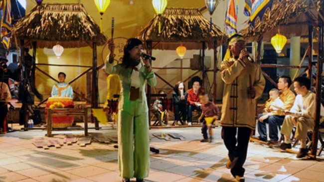 “越南民间艺术——发牌唱曲及世界同类艺术”国际研讨会将在平定省举行  - ảnh 1