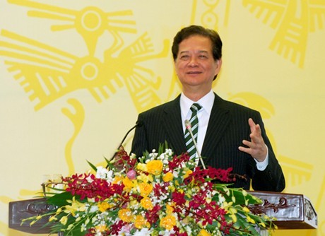 越南政府总理阮晋勇：灵活指导调控 确保2015年国内生产总值增长6.2% - ảnh 1