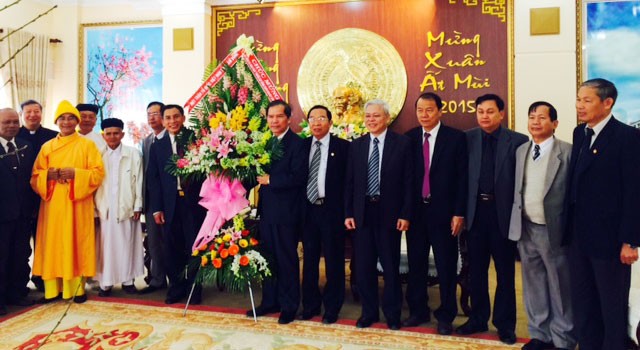 越南各宗教代表团向祖国阵线中央委员会拜早年 - ảnh 1
