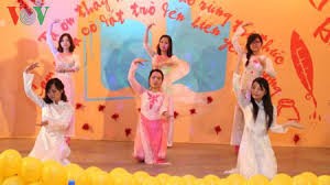 在加拿大越南留学生举行精彩纷呈的春节庆祝晚会 - ảnh 1