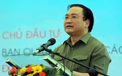 越南政府副总理黄忠海出席金兰机场2号跑道动工仪式 - ảnh 1