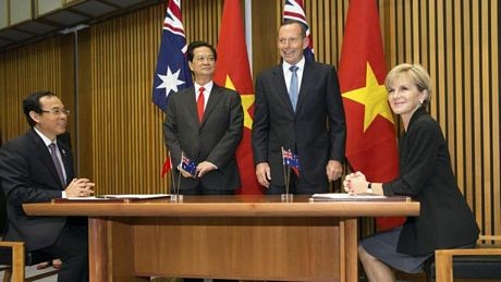 越南与澳大利亚签署加强全面伙伴关系文件 - ảnh 1