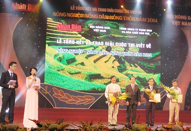 2014年“农业-农民-农村”创作比赛颁奖仪式在河内举行 - ảnh 1