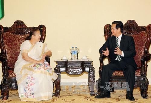 越南政府总理先后会见老挝国会主席及印度议会人民院议长 - ảnh 2