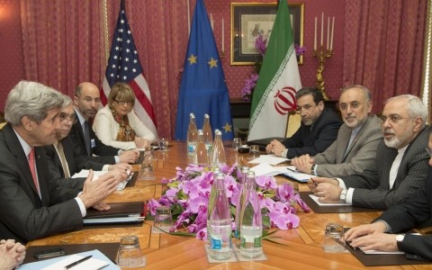 瑞士洛桑谈判：美国以军事行动威胁伊朗 - ảnh 1