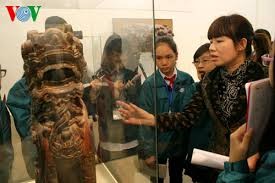 “越南古老雕刻艺术中的狮子和猊形象”专题展在多乐省开幕 - ảnh 1