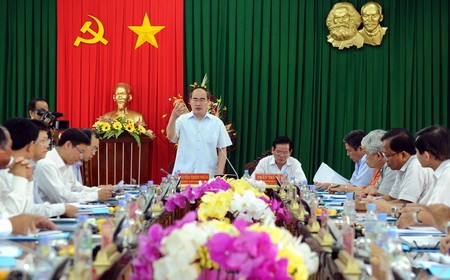 越南祖国阵线中央委员会主席阮善仁视察茶荣省 - ảnh 1