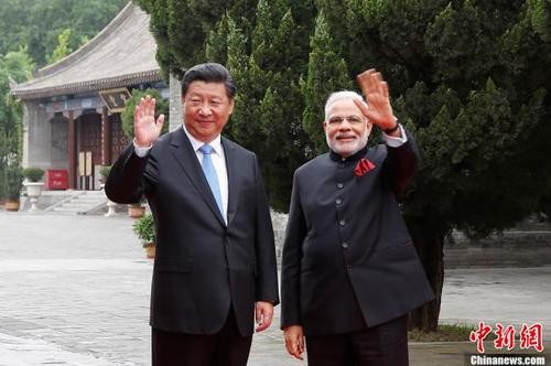 中国国家主席习近平会见印度总理莫迪 - ảnh 1