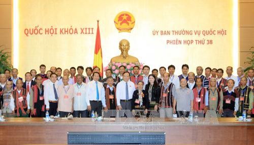越南国会副主席黄玉山会见多乐省少数民族名望人士 - ảnh 1