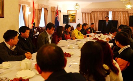 越南驻澳大利亚大使馆举行旅澳越南科学家见面会 - ảnh 1