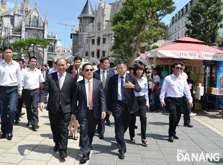老挝总理通辛访问越南 - ảnh 1