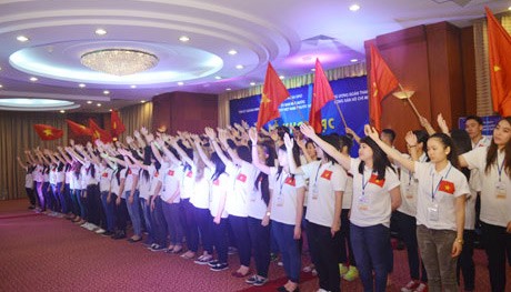 2015越南夏令营举行丰富多彩的活动 - ảnh 1