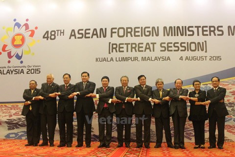 马来西亚总理纳吉布：东盟共同体要成为世界大型组织之一 - ảnh 1