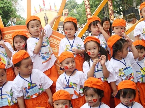 越南国会常务委员会向《儿童保护、照顾和教育法修正案（草案）》提供意见 - ảnh 1