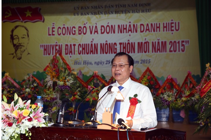 越南政府副总理武文宁出席南定省海后县达到新农村标准颁证仪式 - ảnh 1