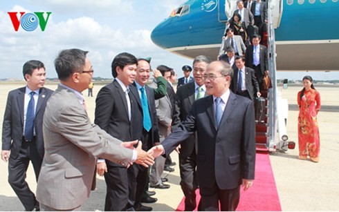 越南国会主席阮生雄抵达美国首都华盛顿 - ảnh 1