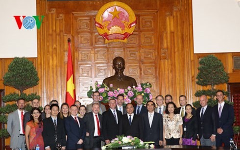 越南政府副总理阮春福会见美国企业代表团 - ảnh 1