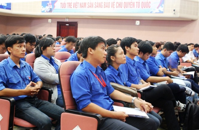提高越南南部地区大学生协会和团干部的海洋岛屿知识 - ảnh 1