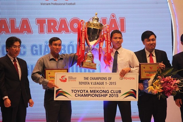 2015年越南职业足球晚会在河内举行 - ảnh 1
