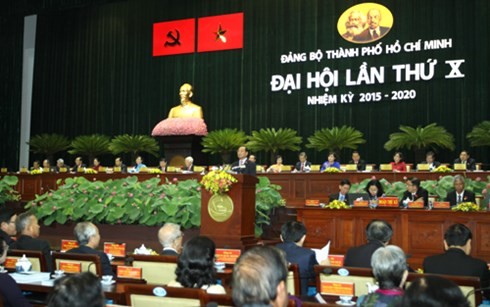 越南党和国家领导人出席各省市党代会 - ảnh 1