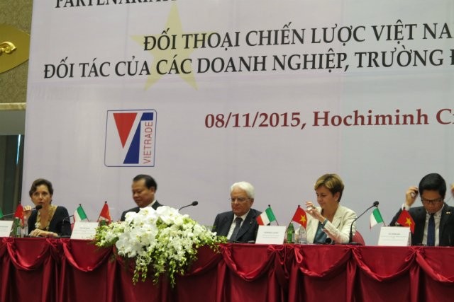 意大利总统马塔雷拉与越南政府副总理武文宁共同主持越意战略对话论坛 - ảnh 1