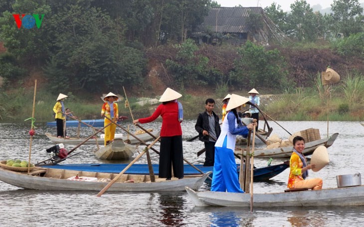 在河内越南民族旅游文化村再现南方水上集市文化 - ảnh 2