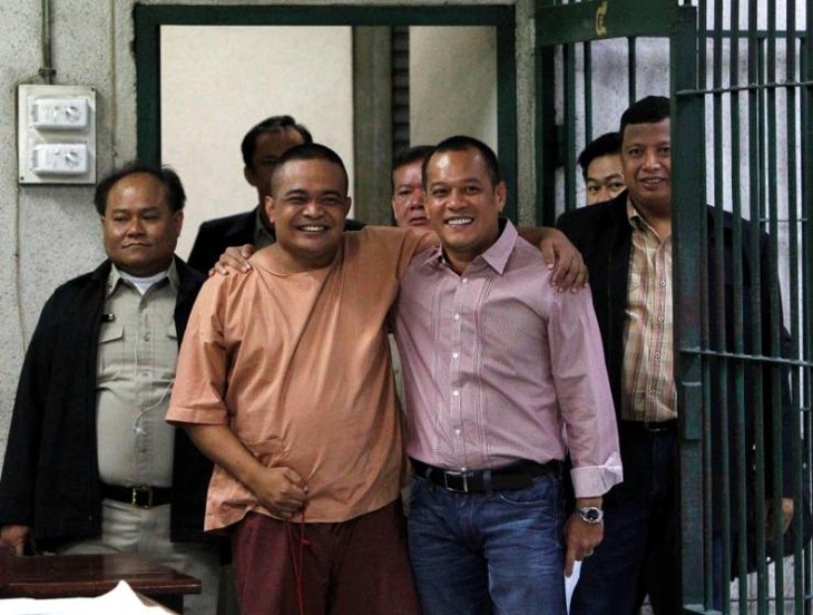 泰国逮捕两名红衫军领袖 - ảnh 1