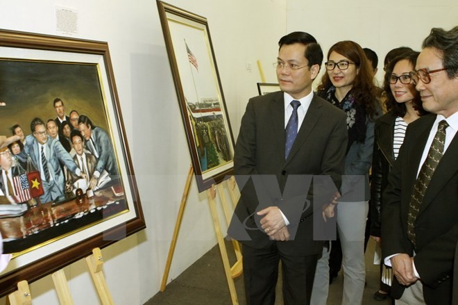 “我眼中的越南”艺术绘画展在河内举行 - ảnh 1