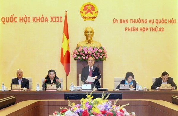 越南国会常委会向关于颁行国会常委会工作制度的决议草案提供意见 - ảnh 1