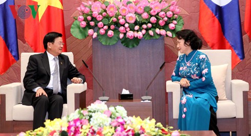 阮氏金银会见老挝总理通伦 - ảnh 1