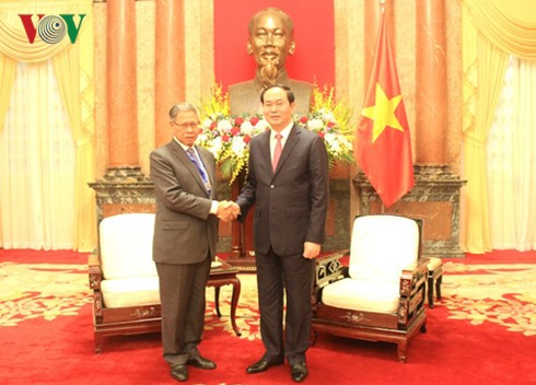 越南国家主席陈大光会见马来西亚国际贸易及工业部部长达图 - ảnh 1