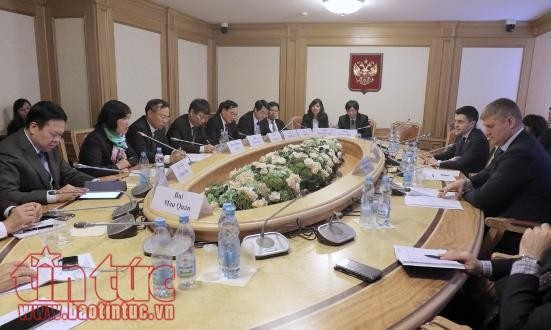 越南国会对外委员会代表团对俄罗斯进行工作访问 - ảnh 1