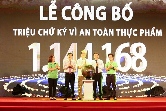越南工贸部举行食品安全百万签名发布仪式 - ảnh 1
