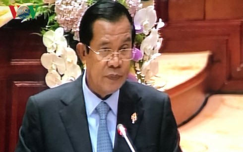 柬埔寨国会对洪森担任首相进行信任投票  - ảnh 1