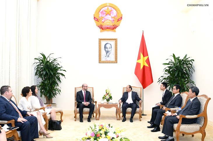 越南政府总理阮春福会见美国企业代表团 - ảnh 1