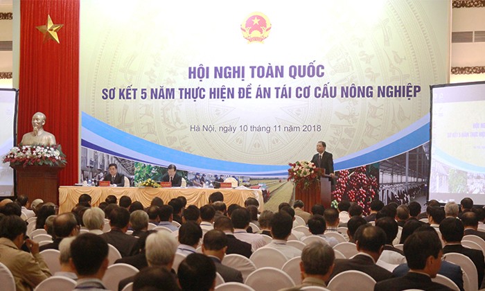 越南农业结构重组五年总结会议举行 - ảnh 1